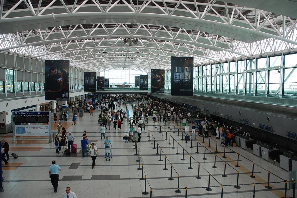Coronavirus: empleados y pasajeros empezaron a usar barbijos en Ezeiza | Actualidad