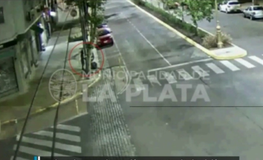 Detuvieron a un "trapito" acusado de violar a una joven dentro de un contenedor de basura | Actualidad