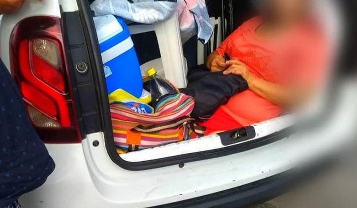 Multaron a un argentino en Florianópolis por llevar a su suegra en el baúl del auto | Actualidad
