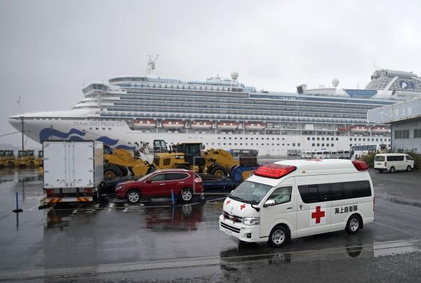 Coronavirus: murieron dos pasajeros del crucero en cuarentena en Japón | Internacionales