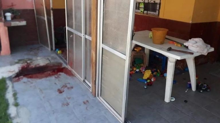 Arrestaron a un jubilado por matar a martillazos a la hija: dijo que fue para defender a su nieta | Actualidad