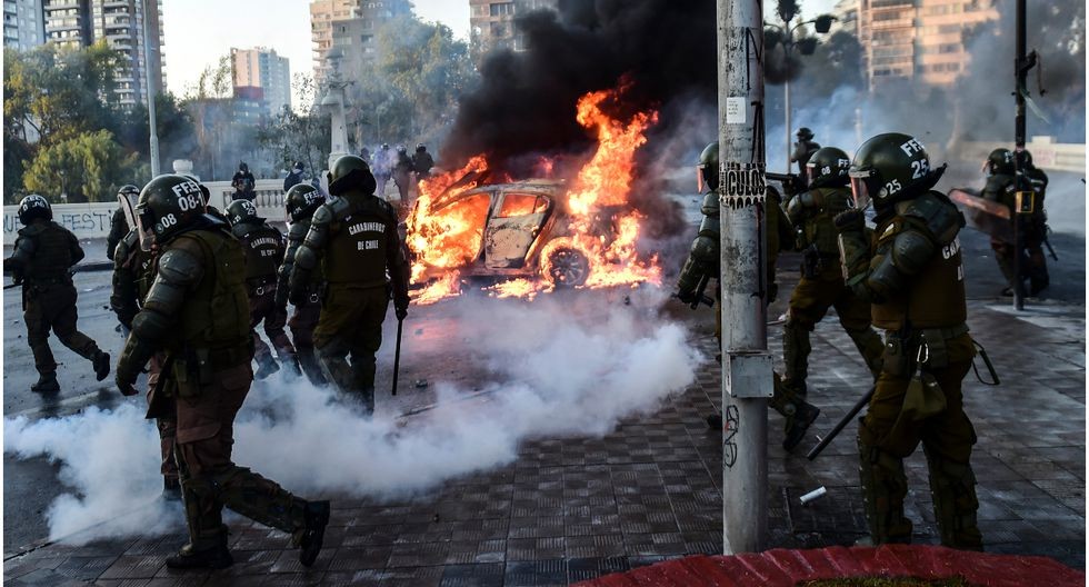 Manifestantes se enfrentaron con los carabineros en la previa del Festival de Viña del Mar | Internacionales