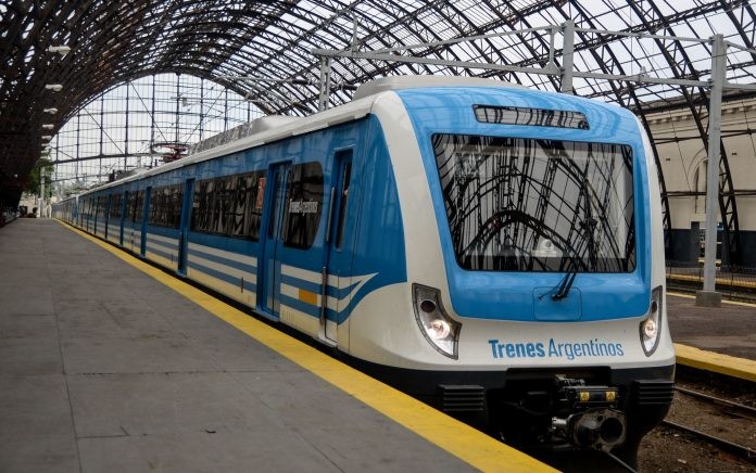Arrancan los servicios nocturnos adicionales en tres líneas de trenes metropolitanos | Actualidad