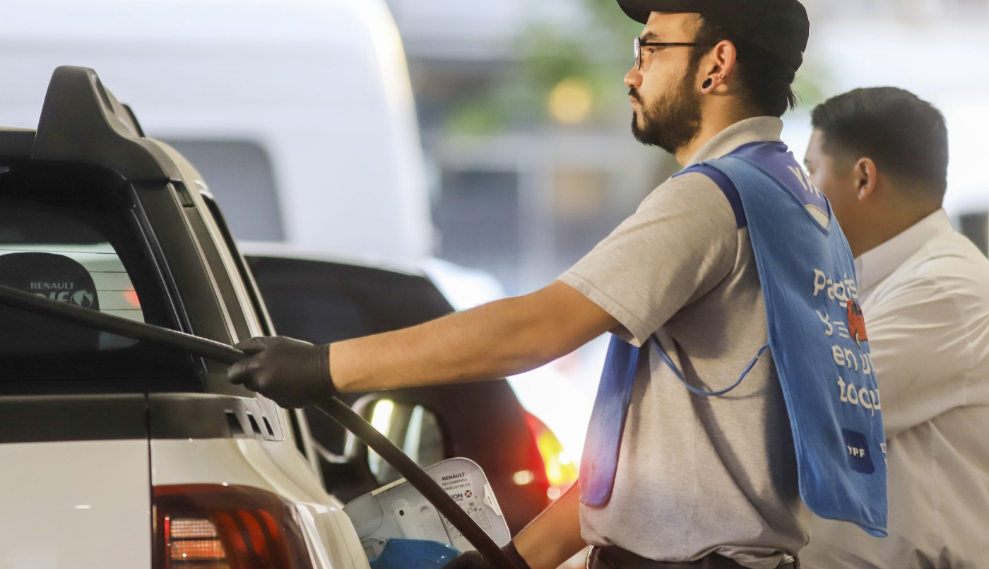 Por un impuesto, YPF aumentó el precio de combustibles y se sumarían el resto de las petroleras | Economía