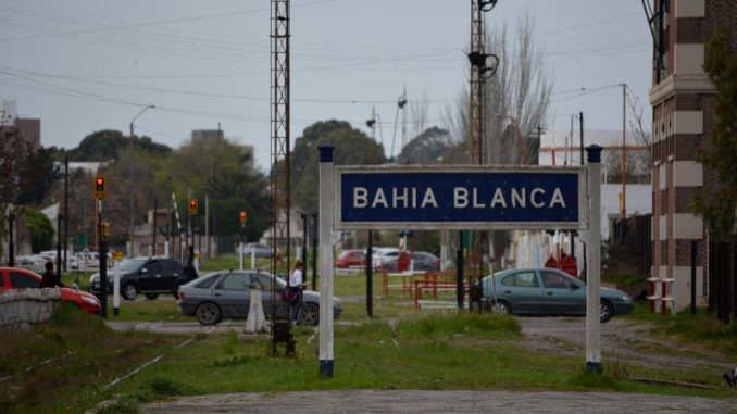Por la ola de calor suspenden las clases en varias escuelas de Bahía Blanca | Actualidad