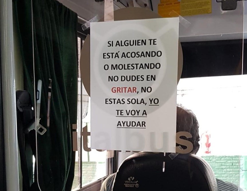 "No estás sola, yo te voy a ayudar" la campaña contra el acoso de la línea 19 | Actualidad