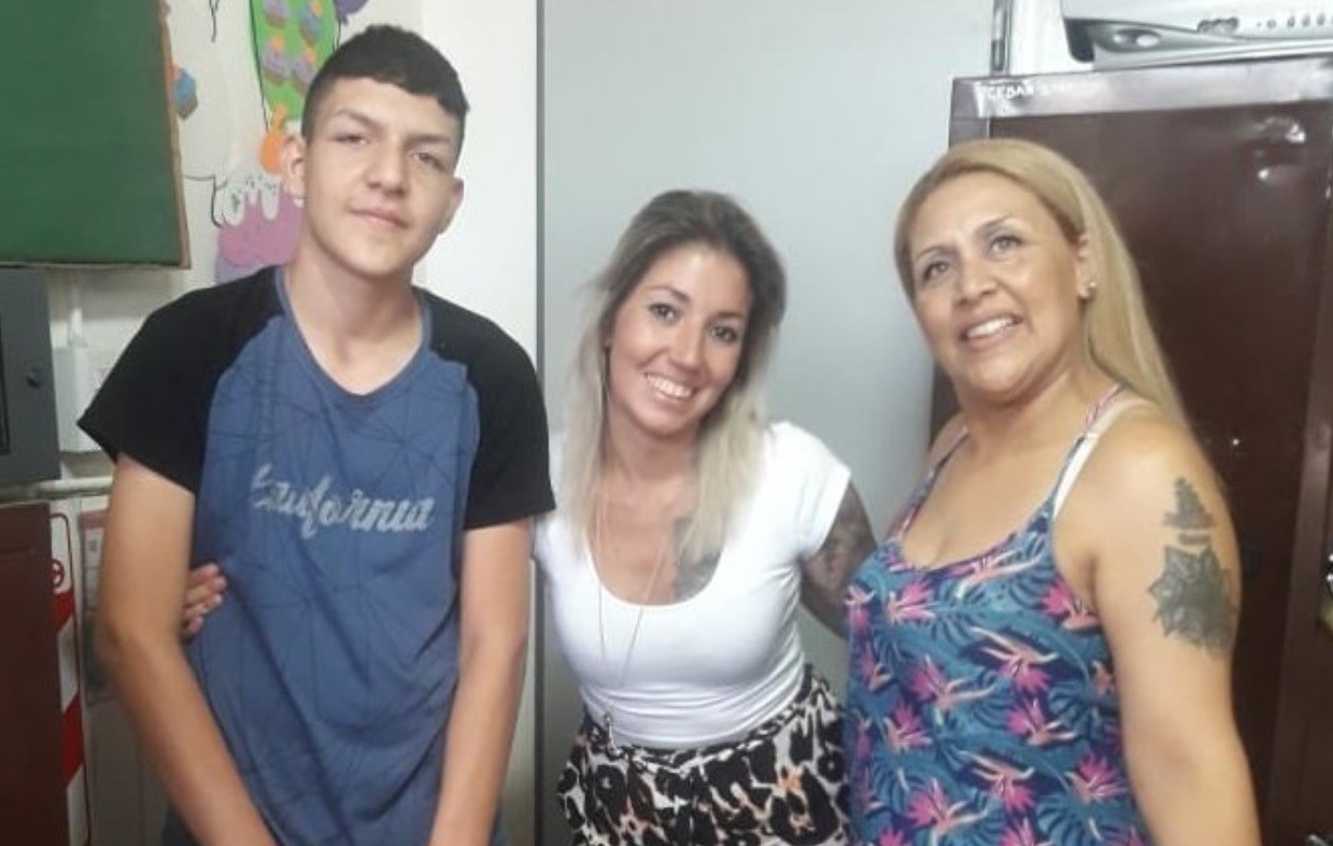 Una docente pidió zapatillas n°49 para un alumno y la ayudaron estrellas de básquet | Actualidad