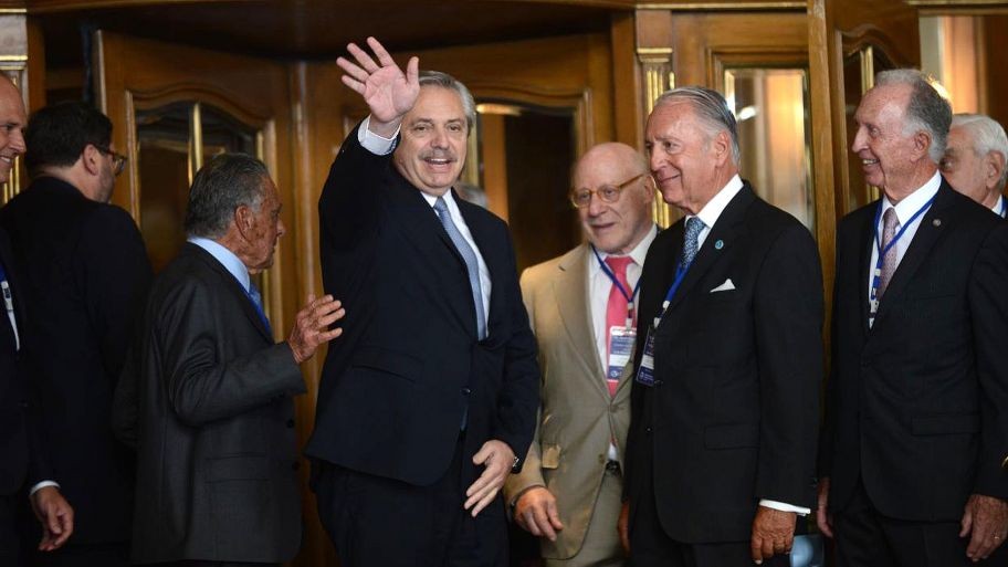 Alberto Fernández: "Necesitamos que los empresarios sean responsables y contribuyan a contener los precios" | Política