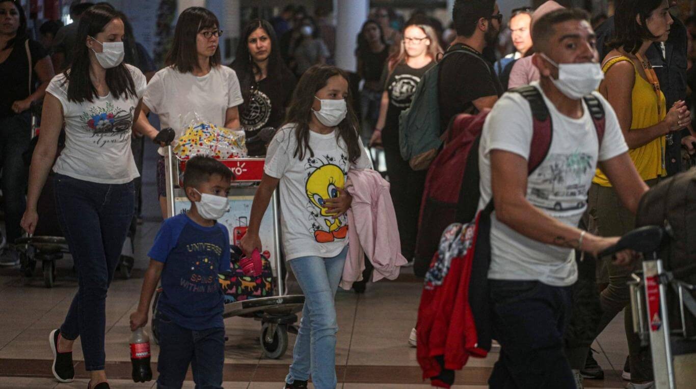 Coronavirus: el Gobierno informó que alumnos y docentes que hayan viajado al exterior falten a clases por 15 días | Política