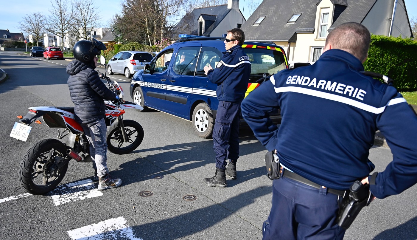 Francia entra en cuarentena y buscan repatriar a miles de varados por el coronavirus | Internacionales