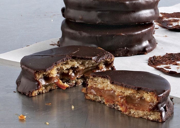La ANMAT prohibió la comercialización de un alfajor de chocolate, una yerba y choclos enlatados | Actualidad