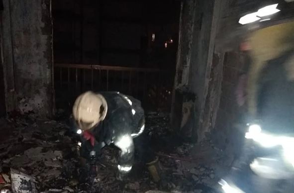 Preparaba alcohol en gel, se incendió su departamento y saltó de un piso 11 | Actualidad