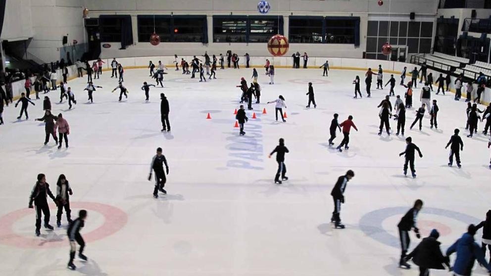 Coronavirus: usarán una pista de patinaje sobre hielo como morgue en Madrid | Internacionales