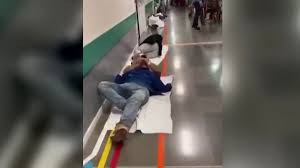 Video estremecedor: el colapso de un hospital de Madrid con pacientes en los pasillos | Internacionales