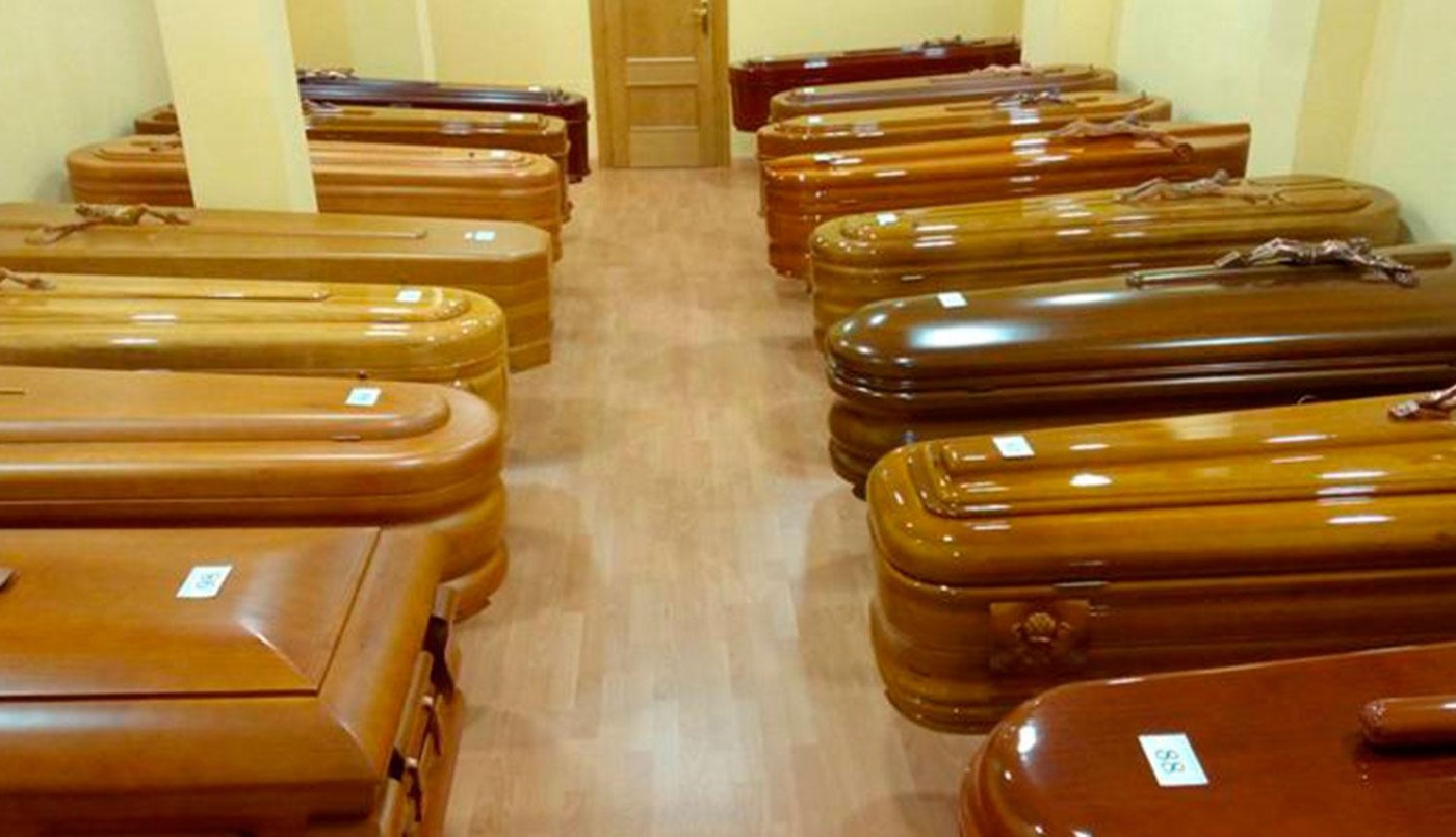 Licitación pública del gobierno porteño para comprar 2700 ataúdes y 1600 urnas funerarias | Política