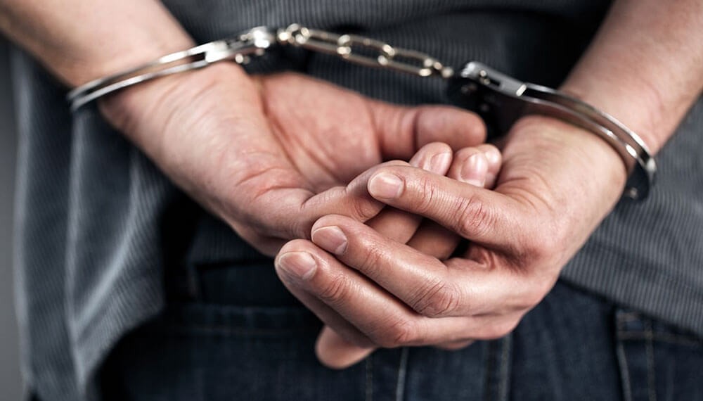 Liberan al hombre que mató a puñaladas al vecino cuando irrumpió a escopetazos en su casa | Actualidad