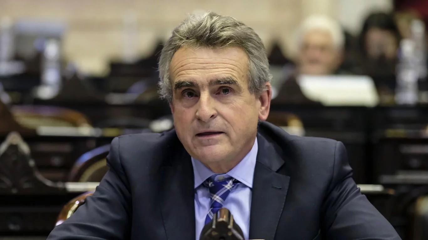 Amplían el cierre de fronteras: ahora cierran pasos terrestres y puertos | Política