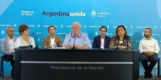 Ginés afirmó que los expertos opinan "unánimemente" que "hay que prorrogar la cuarentena" | Política