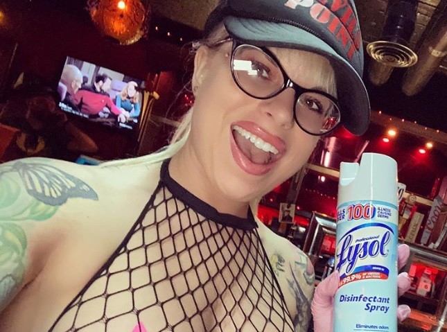 Coronavirus: las stripers se pasaron del caño al delivery de comida | Curiosidades