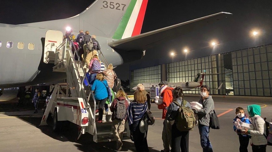 Llegó el primer vuelo desde México con argentinos varados | Actualidad