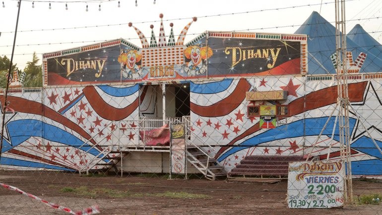 Río Negro: 45 artistas viven la cuarentena encerrados en el circo y con donaciones de comida | Actualidad