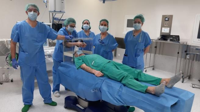 Coronavirus: un hospital de España usa "urnas de votación" para proteger a los médicos cuando intuban pacientes | Internacionales