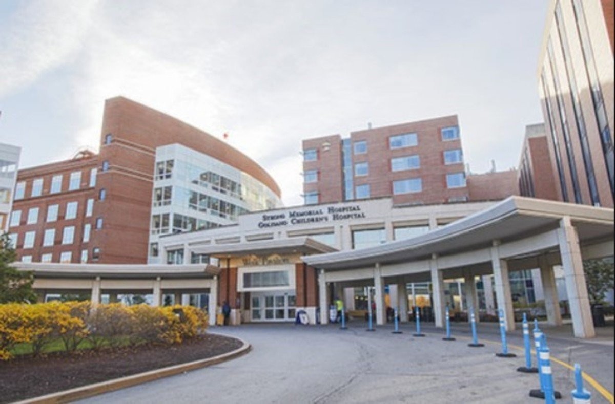 Coronavirus: ocultó que tenía síntomas, asistió al parto de su mujer y contagió al bebé | Internacionales