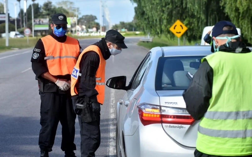 Detuvieron a varios grupos de amigos que intentaban ingresar a Mar del Plata | Actualidad