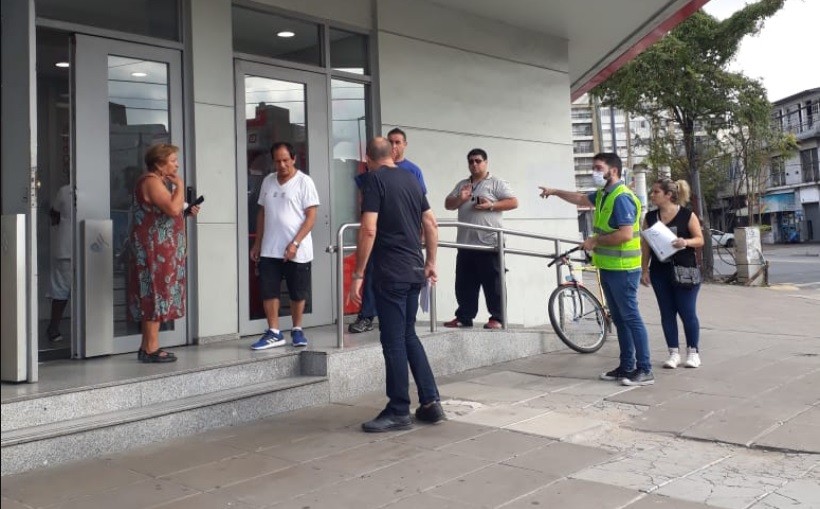 "En Lanús hay más gente en la calle y es un peligro", advirtió el intendente | Actualidad