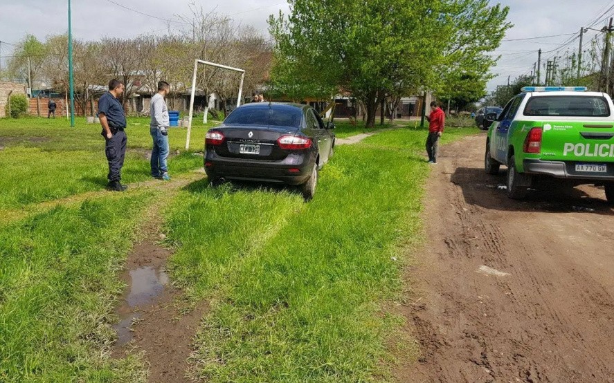 Se negaron a respetar la cuarentena, le dieron una paliza a los policías y a uno le robaron el arma | Actualidad
