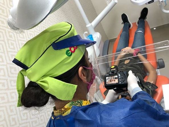 "Panel de aislamiento odontológico". así atienden en México | Curiosidades