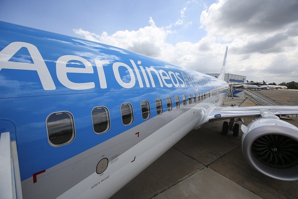 Investigan cómo el cuerpo embalsamado de un muerto por coronavirus regresó en un vuelo de repatriados | Actualidad