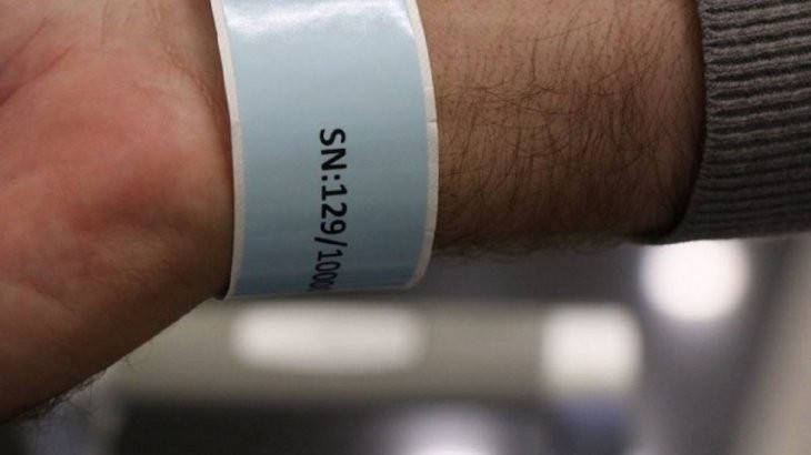 Fabrican pulsearas electrónicas para controlar a pacientes con coronavirus | Internacionales