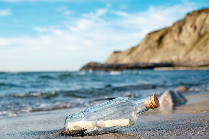 Pusieron un mensaje en una botella y la tiraron al mar: 40 años después recibieron la respuesta | Curiosidades