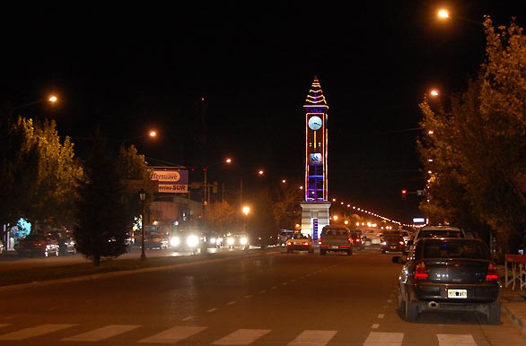 Video: aterradas, dos mujeres llamaron a la policía porque las perseguía un OVNI | Curiosidades