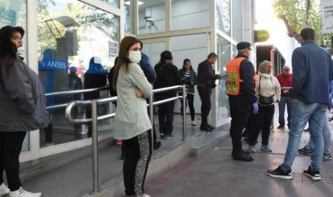 Coronavirus en la Argentina: los bancos seguirán con el esquema de atención con turno | Actualidad
