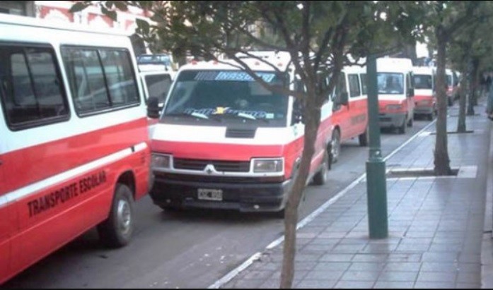 Entregas puerta a puerta: autorizan a taxis, remises y transportes escolares en Santa Fe | Actualidad