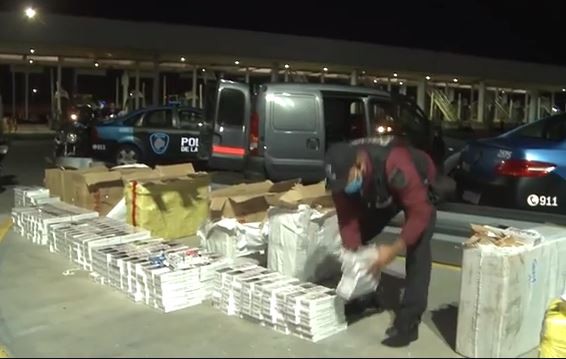Detuvieron a un contrabandista de cigarrillos: transportaba más de 10.000 atados | Actualidad