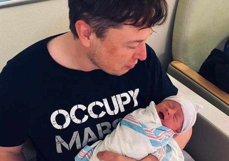 Elon Musk anuncia el extraño nombre de su primer hijo con la cantante Grimes | Internacionales