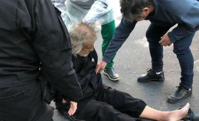 Asaltaron y golpearon al "Trinche" Carlovich: está en terapia inrensiva en Rosario | Deportes