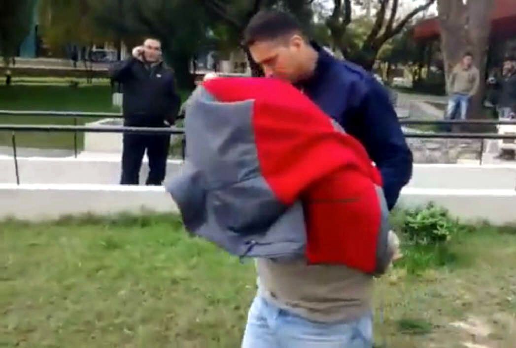 Llevaron un documental a la TV, pero tenían pornografía infantil en el pendrive y quedaron detenidos | Actualidad