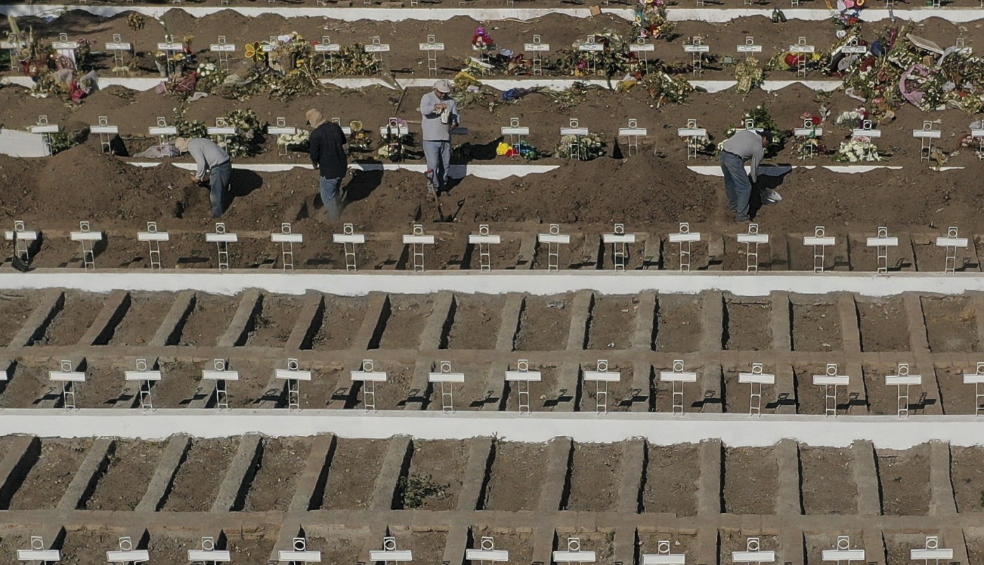 Coronavirus en Chile: cavan miles de tumbas en Santiago por el avance del coronavirus | Internacionales