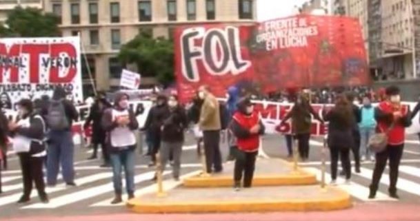 Organizaciones sociales se movilizan para reclamar ayuda alimentaria | Actualidad