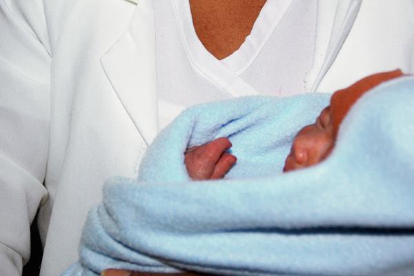 Encontraron a un bebé de 7 días de vida abandonado en un descampado | Actualidad