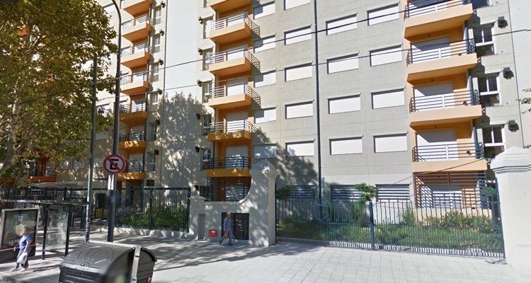 Detienen a un ex comisario acusado de estafar a 500 personas con créditos de vivienda falsos | Actualidad