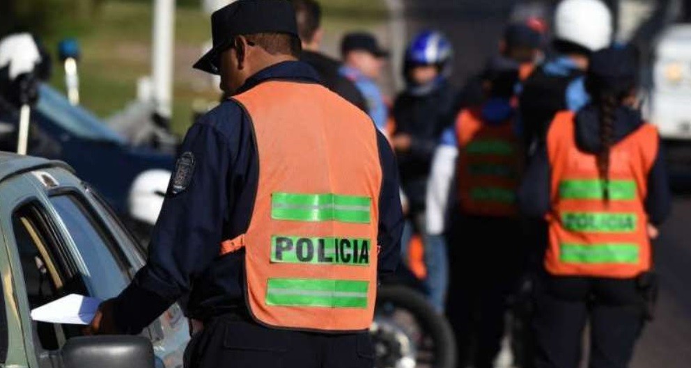 Detuvieron a una mujer por vender certificados de circulación a $80 | Actualidad