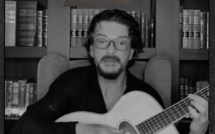 Ricardo Arjona volvió al ruedo: presentó su nuevo disco por internet | Espectáculos