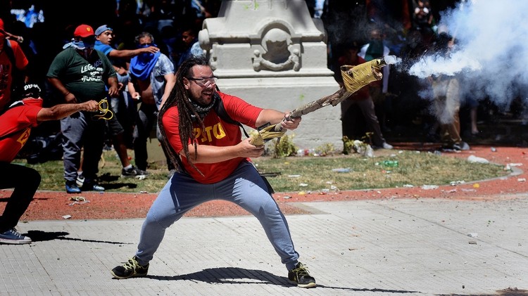 Detienen en Uruguay al militante que disparó un mortero en Congreso | Actualidad