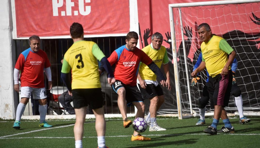 Volvió el fútbol 5 en Salta y se agotó la reserva de canchas | Actualidad