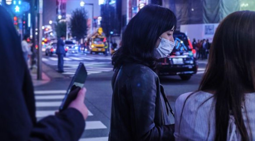 No usar el celular mientras se camina: avanza la prohibición en Japón | Internacionales